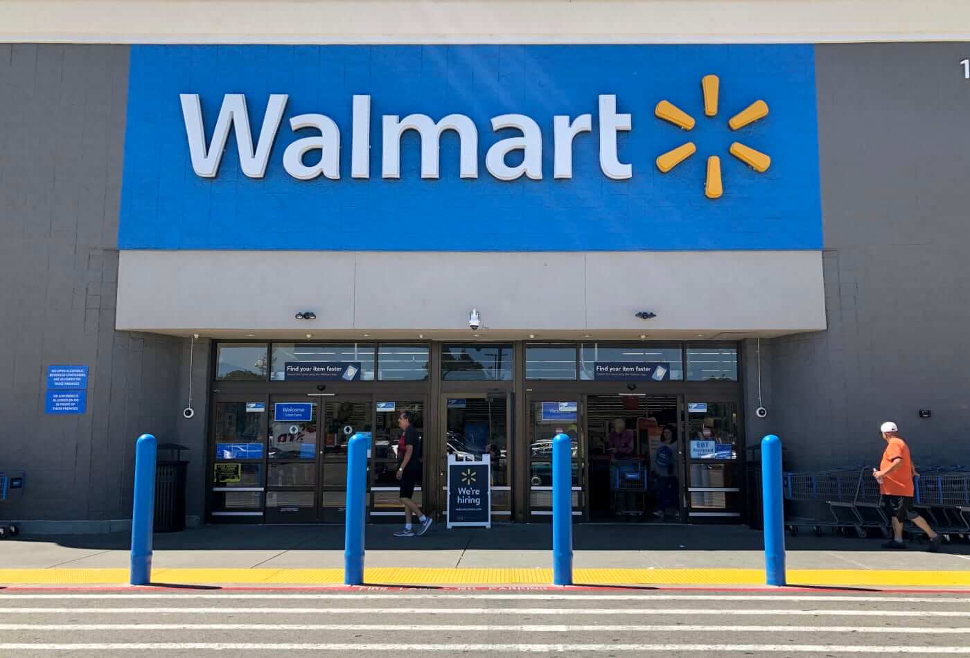Walmart to begin requiring all employees to wear face masks while at work